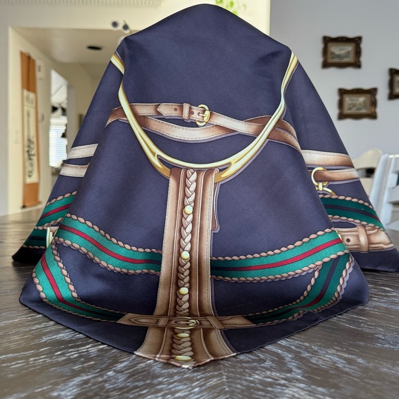 Authentic GUCCI Scarf - Picture 7 of 8